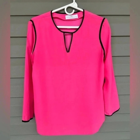 Amanda Uprichard Tops - Amanda Richard Blouse 👚 100 % Silk Sz M